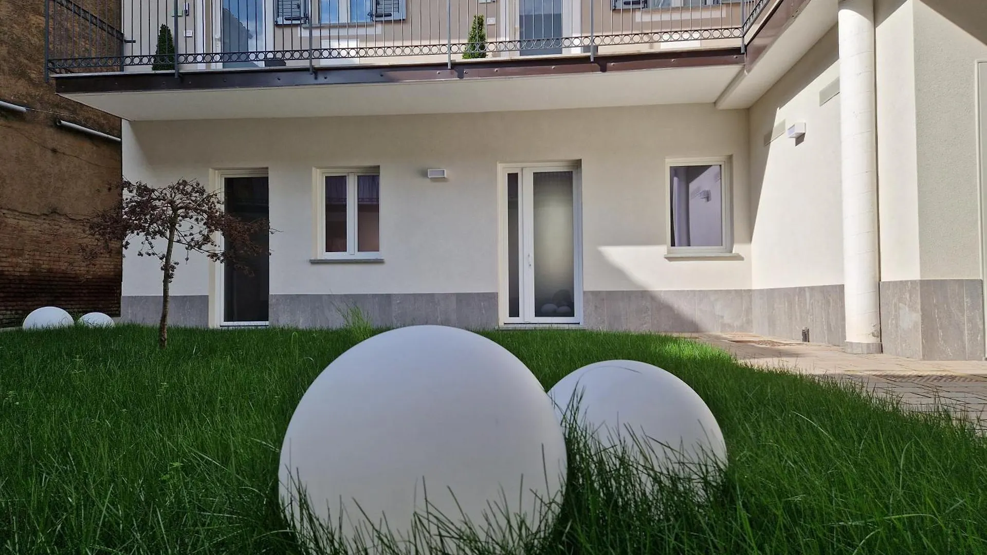 Antico Giardino - Lory Apartment Busto Arsizio 0*,